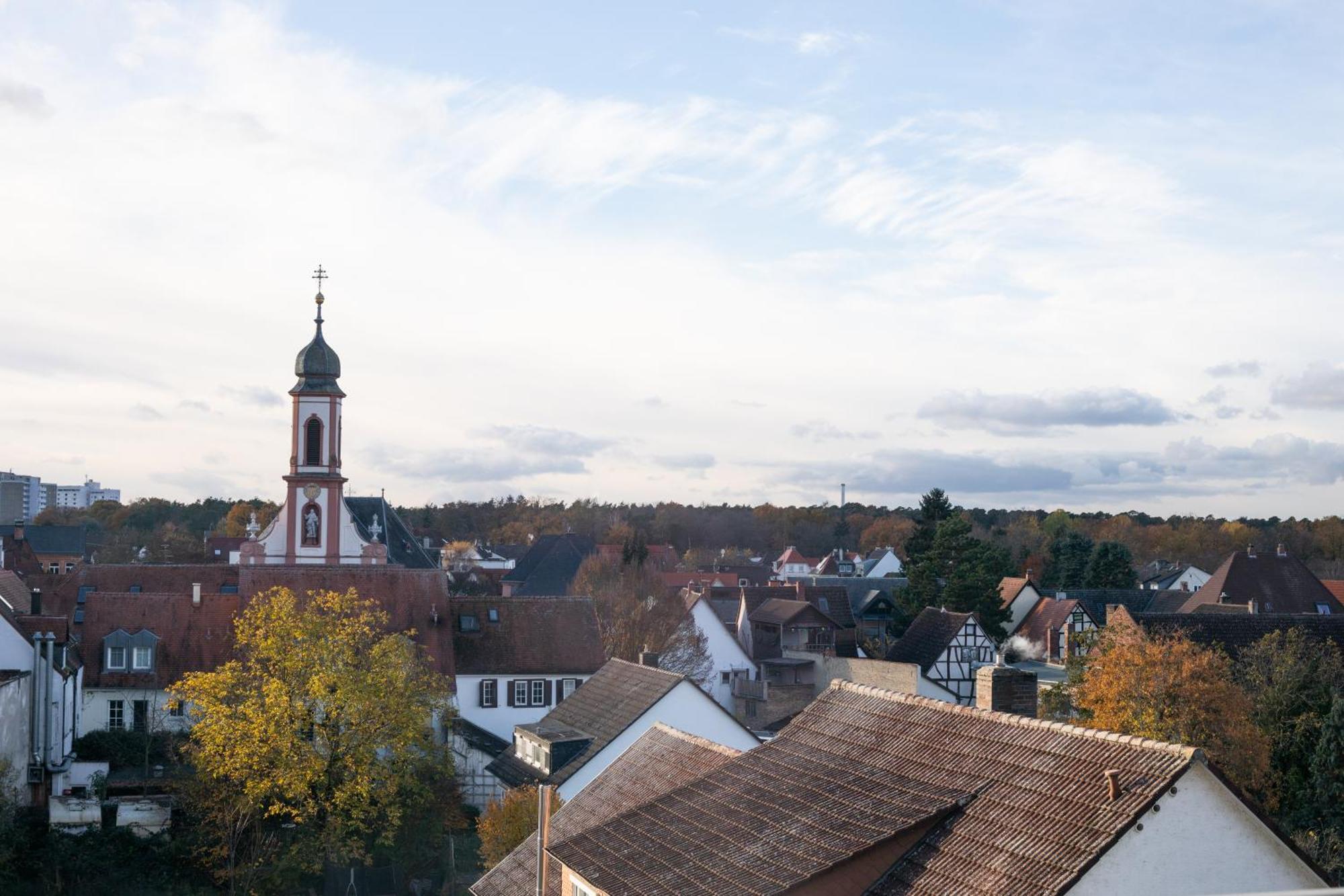 Mein Schlosshotel Heusenstamm Bagian luar foto